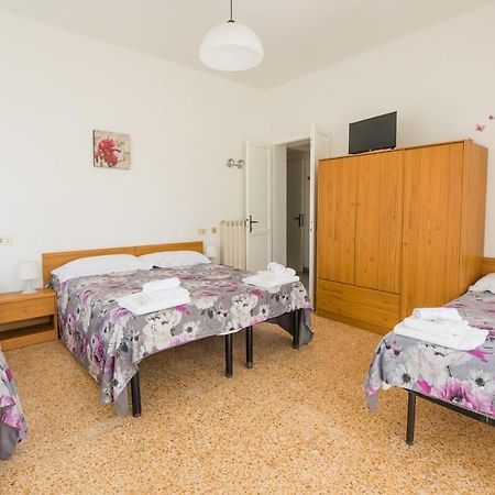 Casa Violetta Bed & Breakfast Марина-ди-Масса Экстерьер фото
