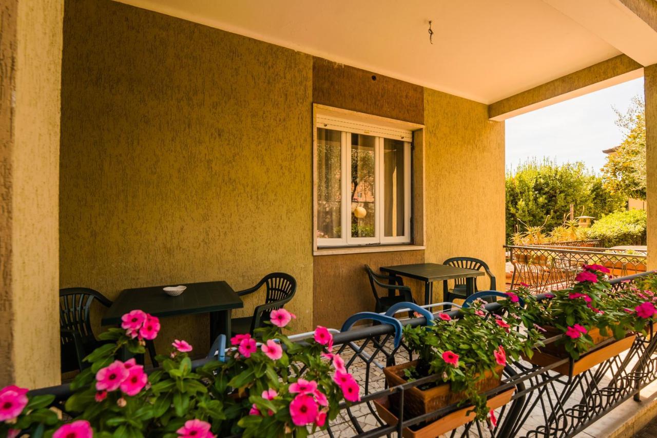 Casa Violetta Bed & Breakfast Марина-ди-Масса Экстерьер фото